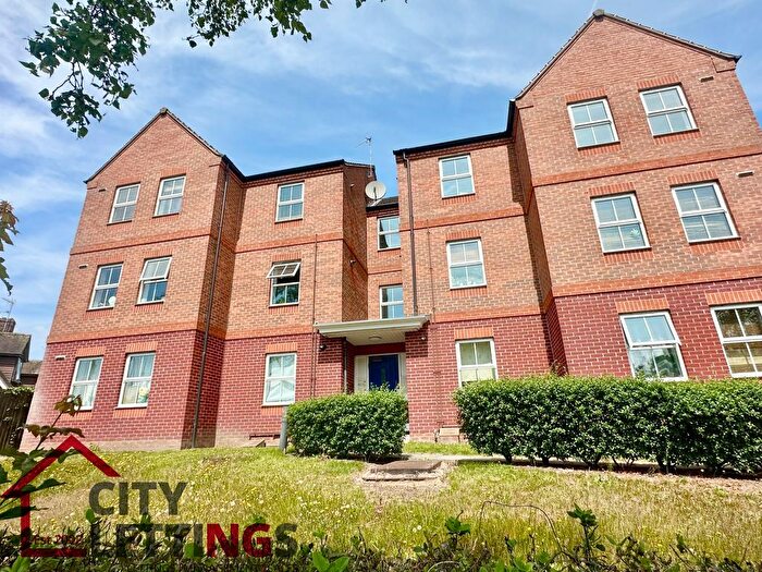 2 Bedroom Flat To Rent In Millidge Close, Nottingham, NG5