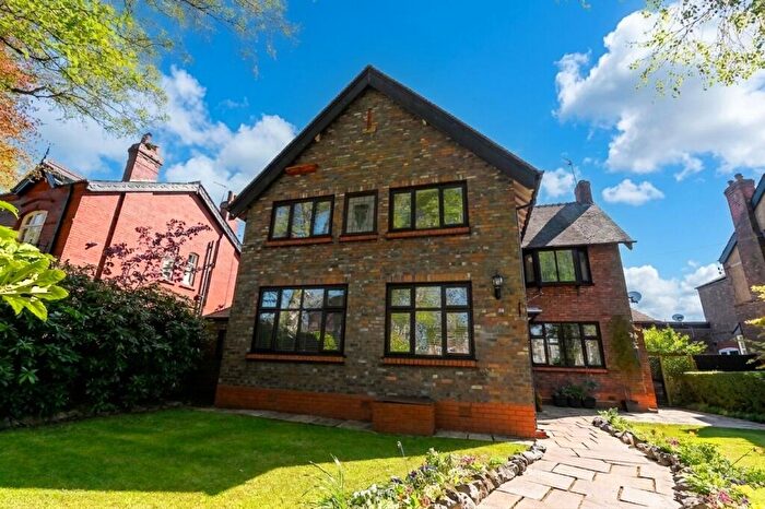5 Bedroom Detached House For Sale In Houghton Lane, Swinton, M27