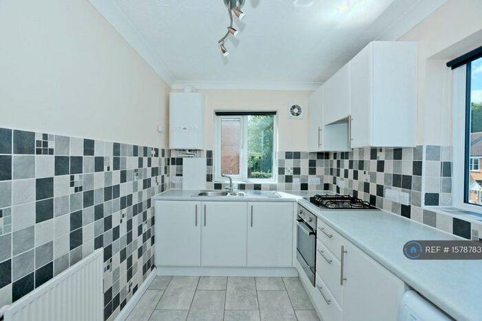 2 Bedroom Flat To Rent In Epsom Court, Whiteley, Fareham, PO15