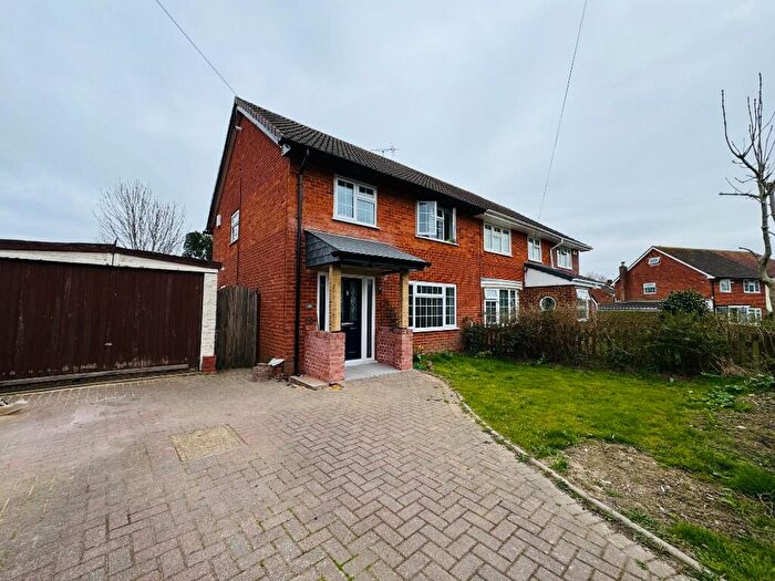 3 Bedroom Semi-Detached House To Rent In Denchers Plat, Crawley, West Sussex, RH11