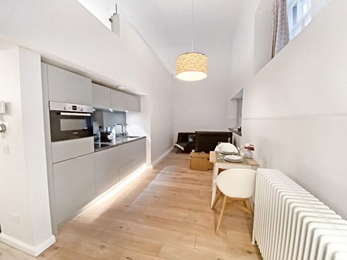 1 Bedroom Flat To Rent In Flat, Mcdonald Road, Broughton, Edinburgh, EH7