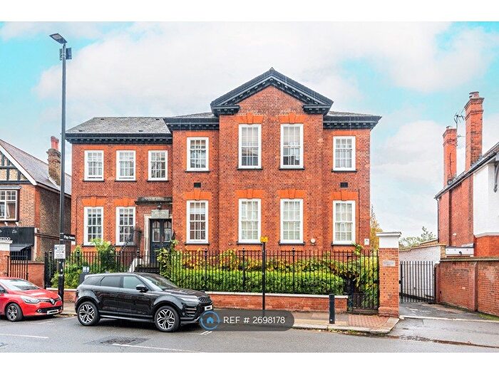 2 Bedroom Flat To Rent In Autumn Rise, London, W4