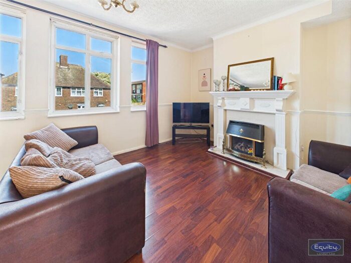 2 Bedroom Flat To Rent In Carnbrook Road, London, SE3