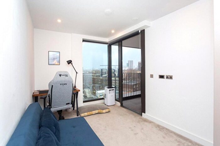 2 Bedroom Apartment For Sale In Rosewood Building, Shoreditch Exchange, Gorsuch Place, Hoxton, E2