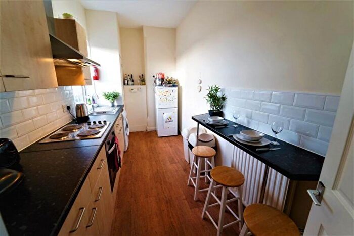 3 Bedroom Flat To Rent In Noel Street, Forest Fields, NG7