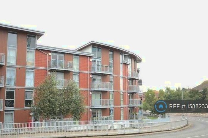 2 Bedroom Flat To Rent In Kelvin Gate, Bracknell, RG12