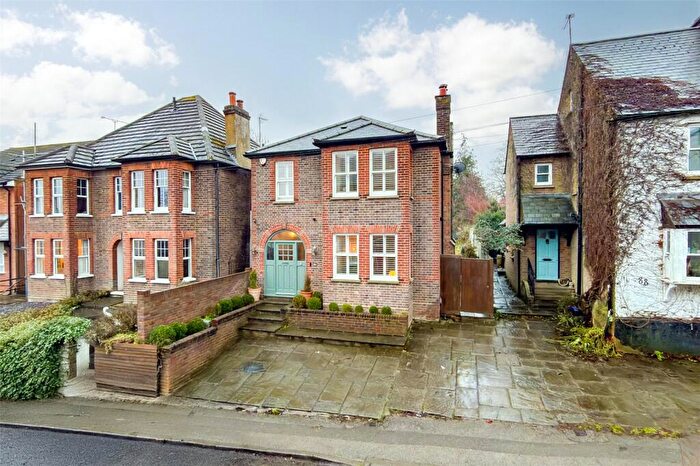 3 Bedroom Detached House For Sale In Cravells Road, Harpenden, Hertfordshire, AL5