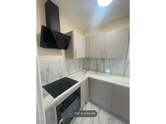 2 Bedroom End Terrace House To Rent In James St, Elland, HX5