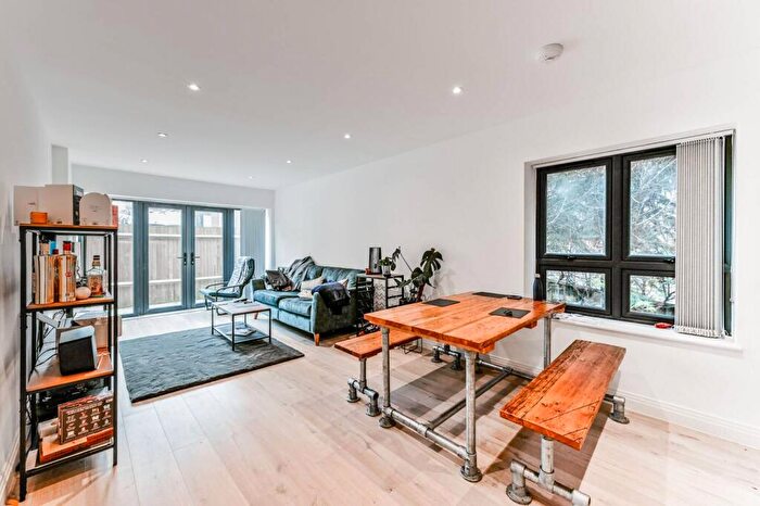 2 Bedroom Flat To Rent In More Close, Croydon, Purley, CR8