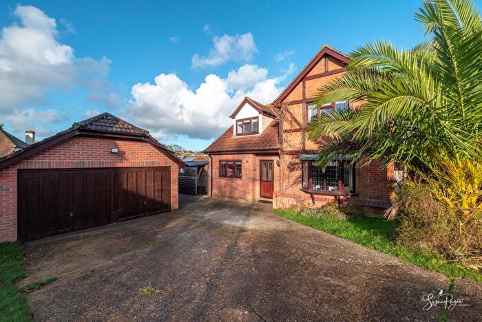 4 Bedroom Detached House For Sale In Horestone Drive, Seaview, PO34