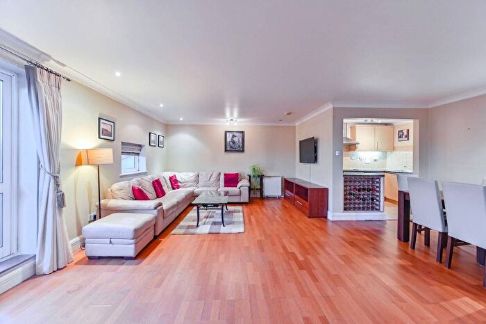 2 Bedroom Flat To Rent In Clapham High Street, Clapham High Street, London, SW4