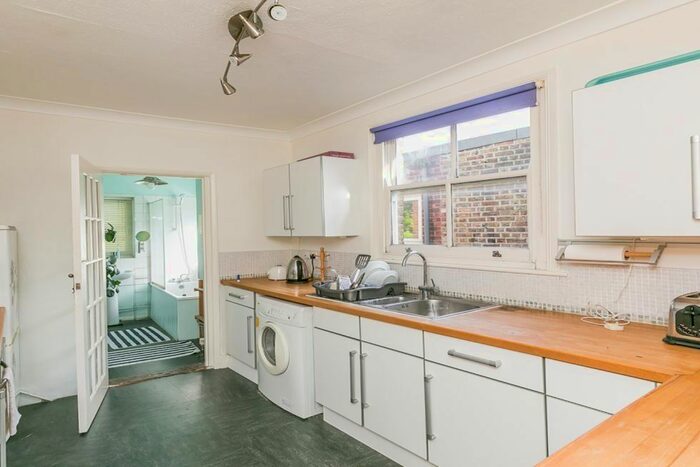 1 Bedroom Flat To Rent In Terront Road, London, N15