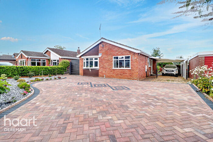 2 Bedroom Detached Bungalow For Sale In St Andrews Close, Holme Hale, IP25