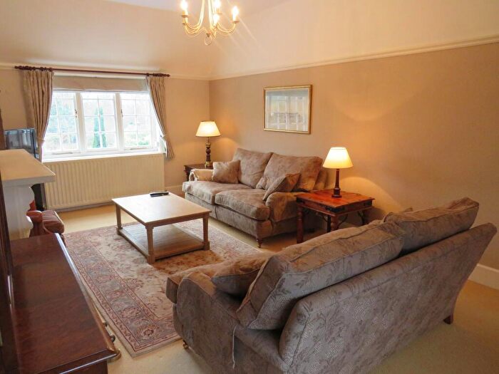 2 Bedroom Flat To Rent In Mill Street, Warwick, CV34