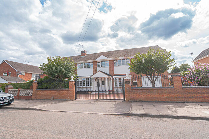 6 Bedroom Semi-Detached House For Sale In Winleigh Road, Handsworth Wood, Birmingham, B20