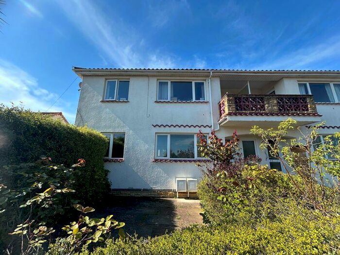 2 Bedroom Flat To Rent In Coryton Close, Dawlish, EX7