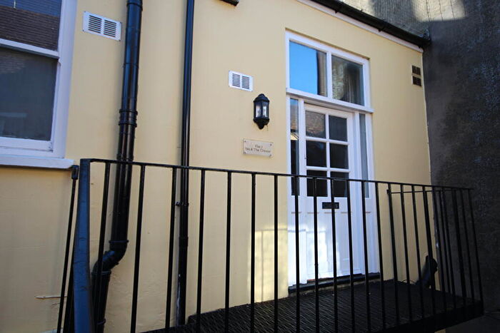 1 Bedroom Flat To Rent In The Chewar, Buckingham, MK18