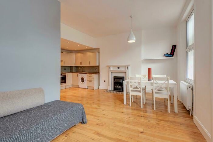 1 Bedroom Apartment To Rent In Oakley Square, Euston, NW1