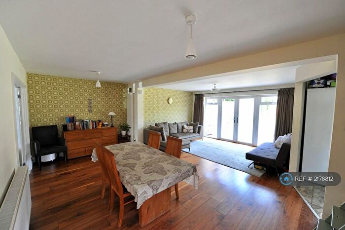 3 Bedroom Semi-Detached House To Rent In Glenhurst Avenue, Bexley, DA5