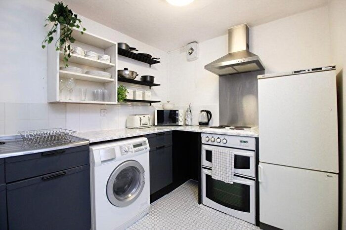 2 Bedroom Flat To Rent In Lower Banister Street, Southampton, Hampshire, SO15