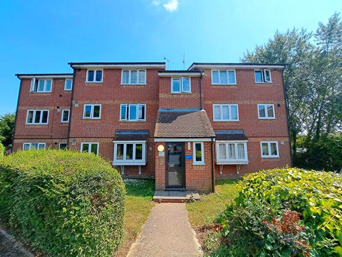 1 Bedroom Flat To Rent In Parklands, Rochford, SS4