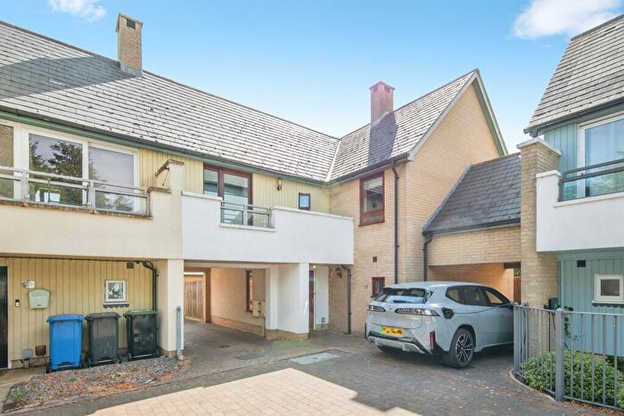 4 Bedroom Link Detached House For Sale In Tayberry Place, Ipswich, IP3