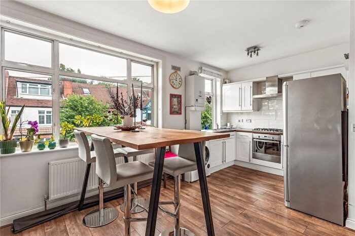2 Bedroom Maisonette For Sale In Links Road, London, SW17