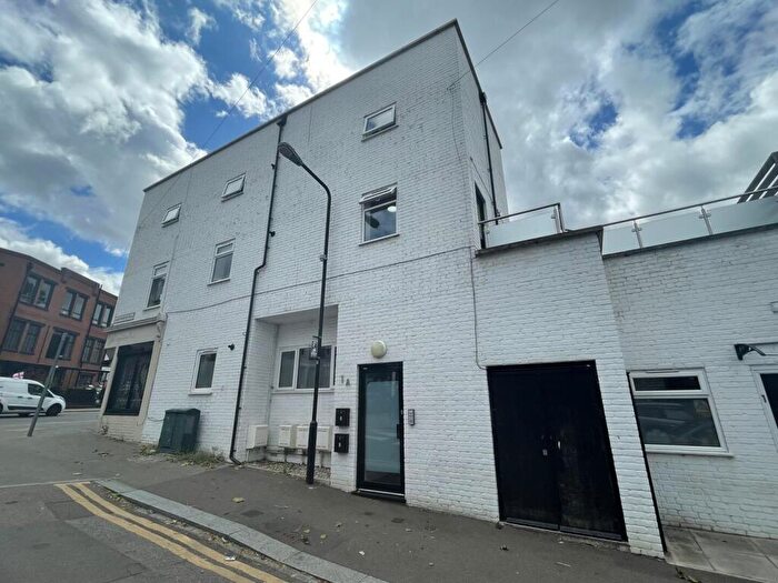 1 Bedroom Flat To Rent In Hawthorne Road, Walthamstow, London, E17