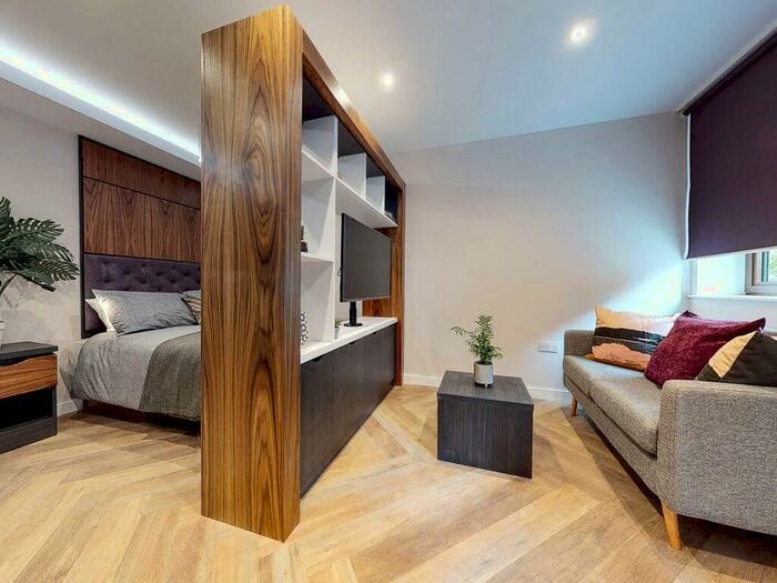 Apartment To Rent In Apt, Live Oasis Belgrave Street #, LS2