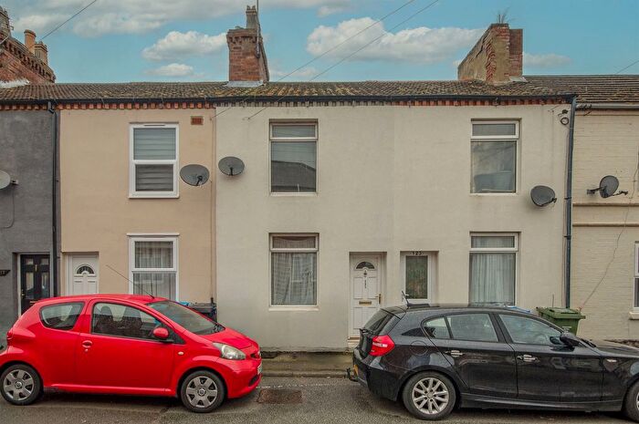 2 Bedroom Terraced House For Sale In Havelock Street, Kettering, NN16