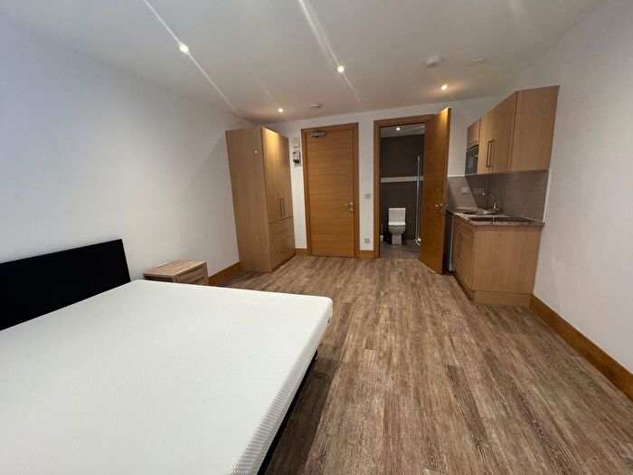 1 Bedroom Flat To Rent In Patton Studios, London, NW9