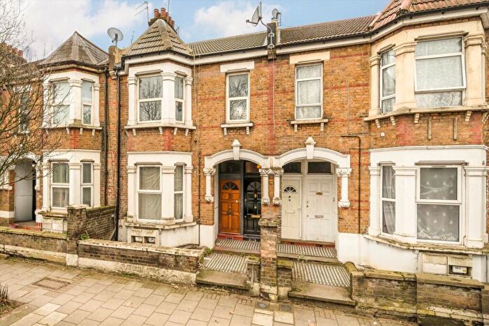 4 Bedroom Flat For Sale In Hillside, Stonebridge, NW10