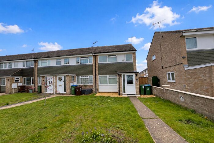 3 Bedroom Property To Rent In Slattenham Close, Aylesbury, HP19