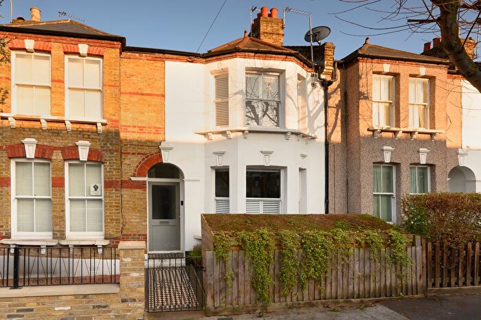 3 Bedroom Detached House To Rent In Landells Road, London, SE22