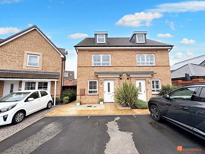 4 Bedroom Semi Detached House For Sale In Worcester Gardens, Bourne, PE10