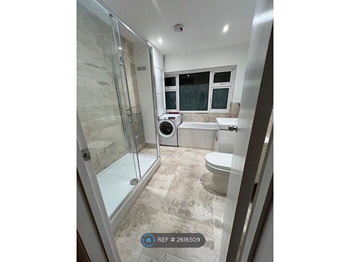 Studio To Rent In Reading Road, Winnersh, Wokingham, RG41