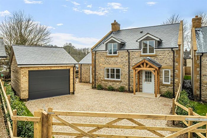 4 Bedroom Detached House For Sale In East Street Gardens, Beaminster, DT8