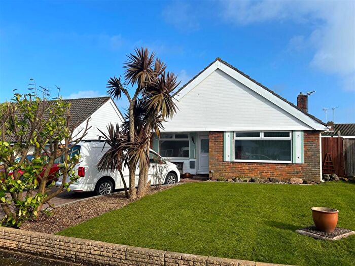 3 Bedroom Detached Bungalow To Rent In Harting Road, Wick, BN17