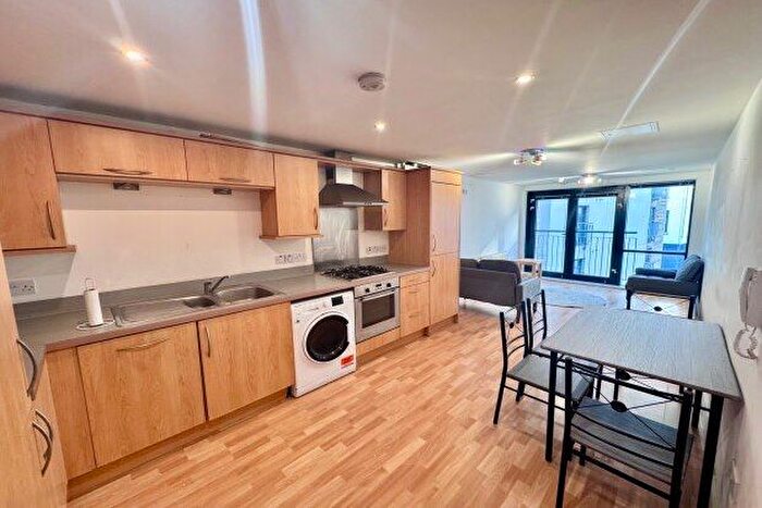 2 Bedroom Flat To Rent In The Atrium, Nottingham, NG2