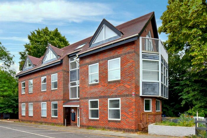 1 Bedroom Apartment To Rent In The Mill House, Barry Avenue, Windsor, Berkshire, SL4