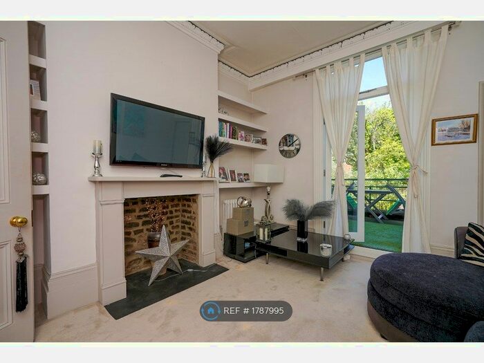1 Bedroom Flat To Rent In Wimbledon, London, SW19