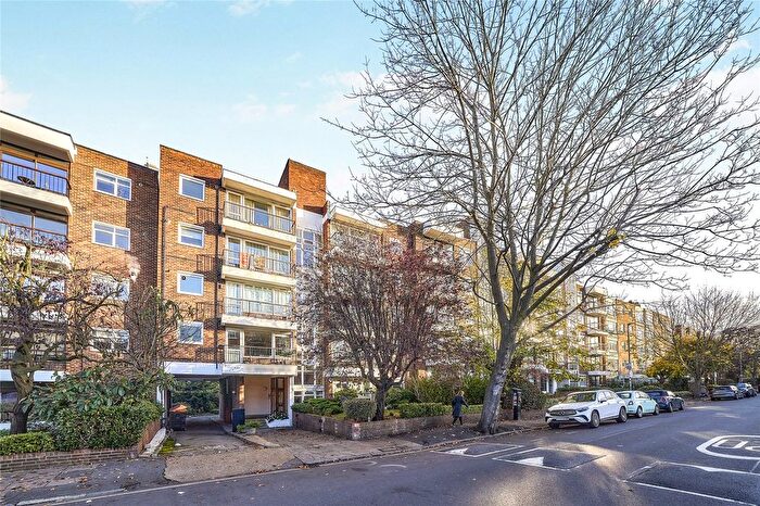3 Bedroom Flat To Rent In St. John's Avenue, Putney, SW15