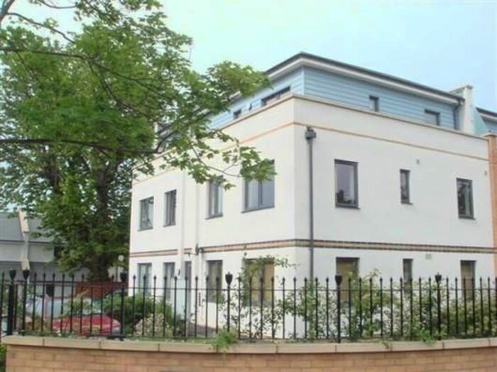 2 Bedroom Flat To Rent In Griffiths Avenue, Cheltenham, GL51