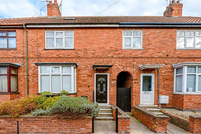 3 Bedroom Terraced House For Sale In Huntington Road, York, YO31