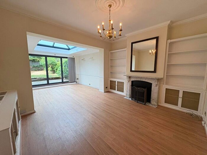 2 Bedroom Flat To Rent In Fortune Green Road, West Hampstead, NW6