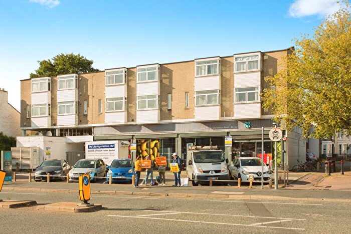 2 Bedroom Maisonette For Sale In Chesterton Road, Cambridge, Cambridgeshire, CB4