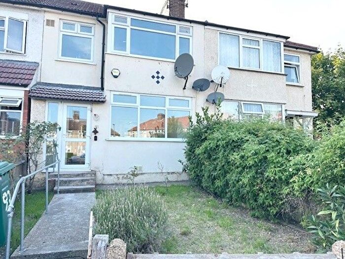 3 Bedroom Terraced House To Rent In Brent Park Road, Hendon, NW4