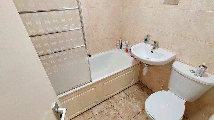 1 Bedroom Flat To Rent In Market Place, Stevenage, SG1