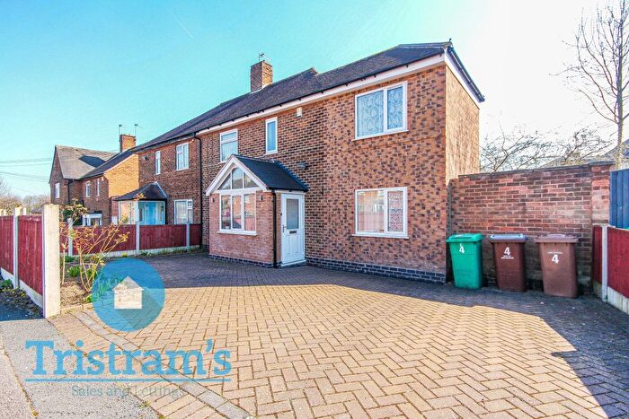 4 Bedroom Semi-Detached House To Rent In Fernwood Crescent, Wollaton, Nottingham, NG8
