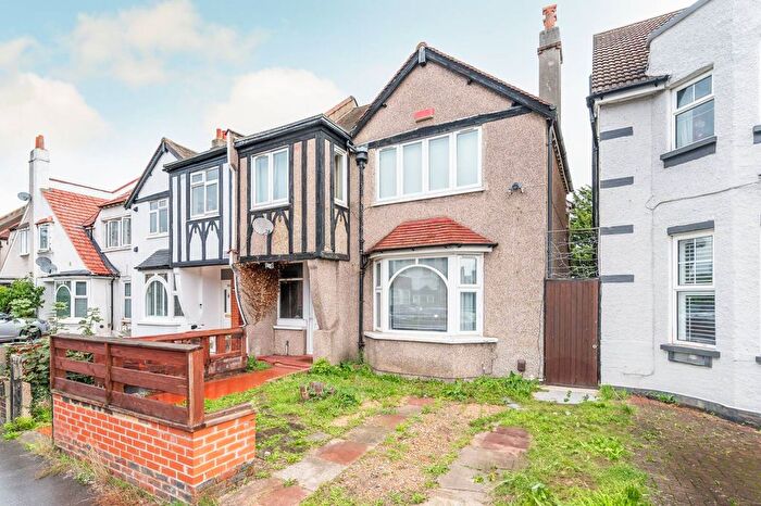 1 Bedroom Flat To Rent In Norbury Crescent, Norbury, London, SW16